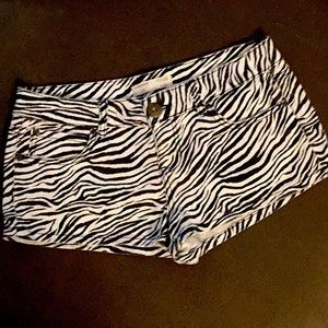 No Boundaries Zebra Shorts size 11